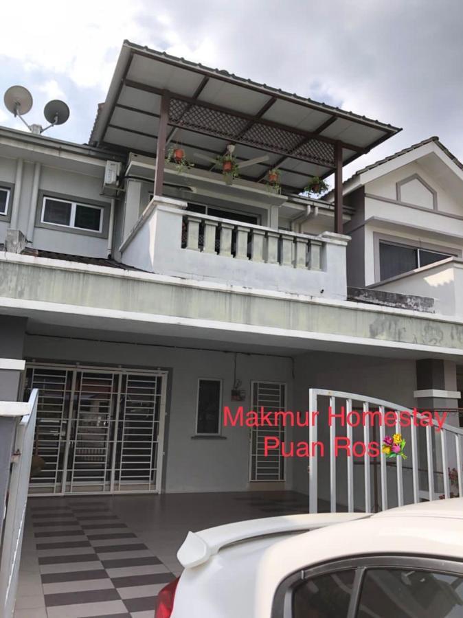 Holiday home Makmur *