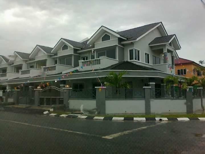 Holiday home Makmur *